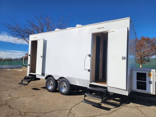 2015 6-Unit Restroom Trailer 🚨